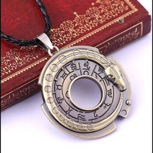 👹👹NWT Assassin's Creed Pendant Necklace
